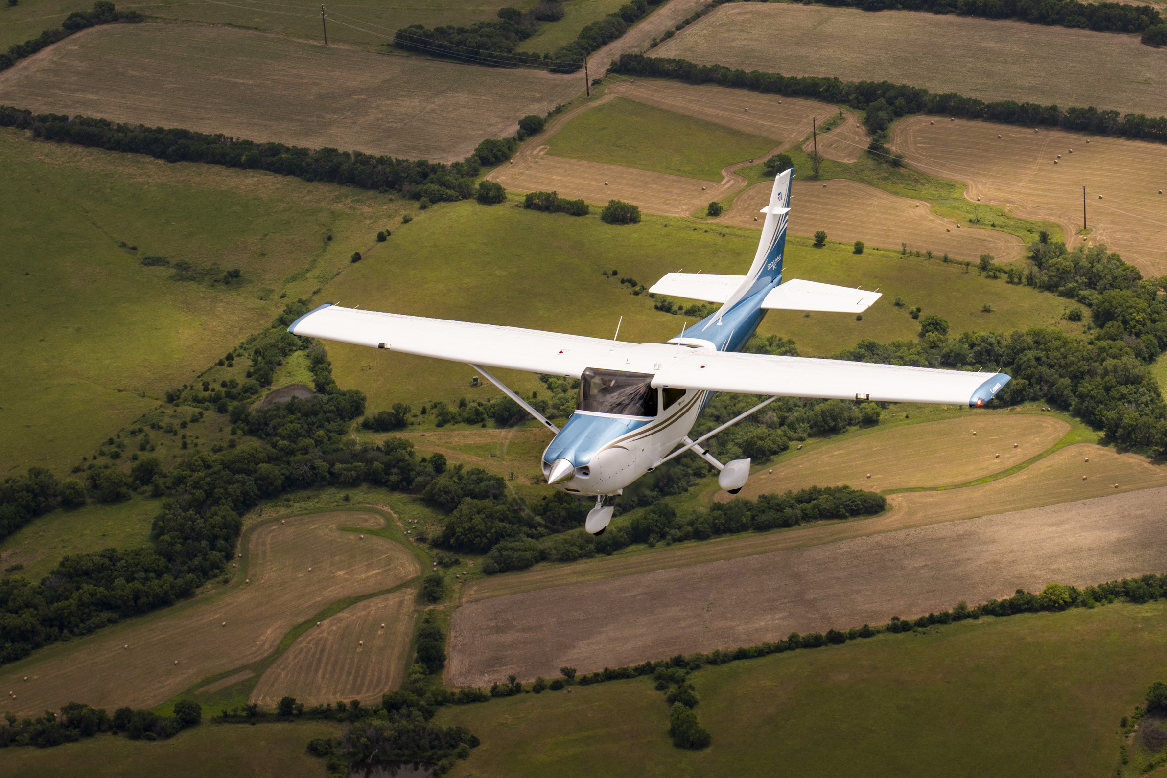 Cessna piston aircraft demonstrating reliable oil system performance